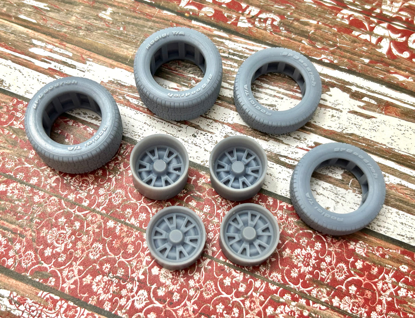 15-Inch 1967 Pontiac wheels w/ wide rear tires