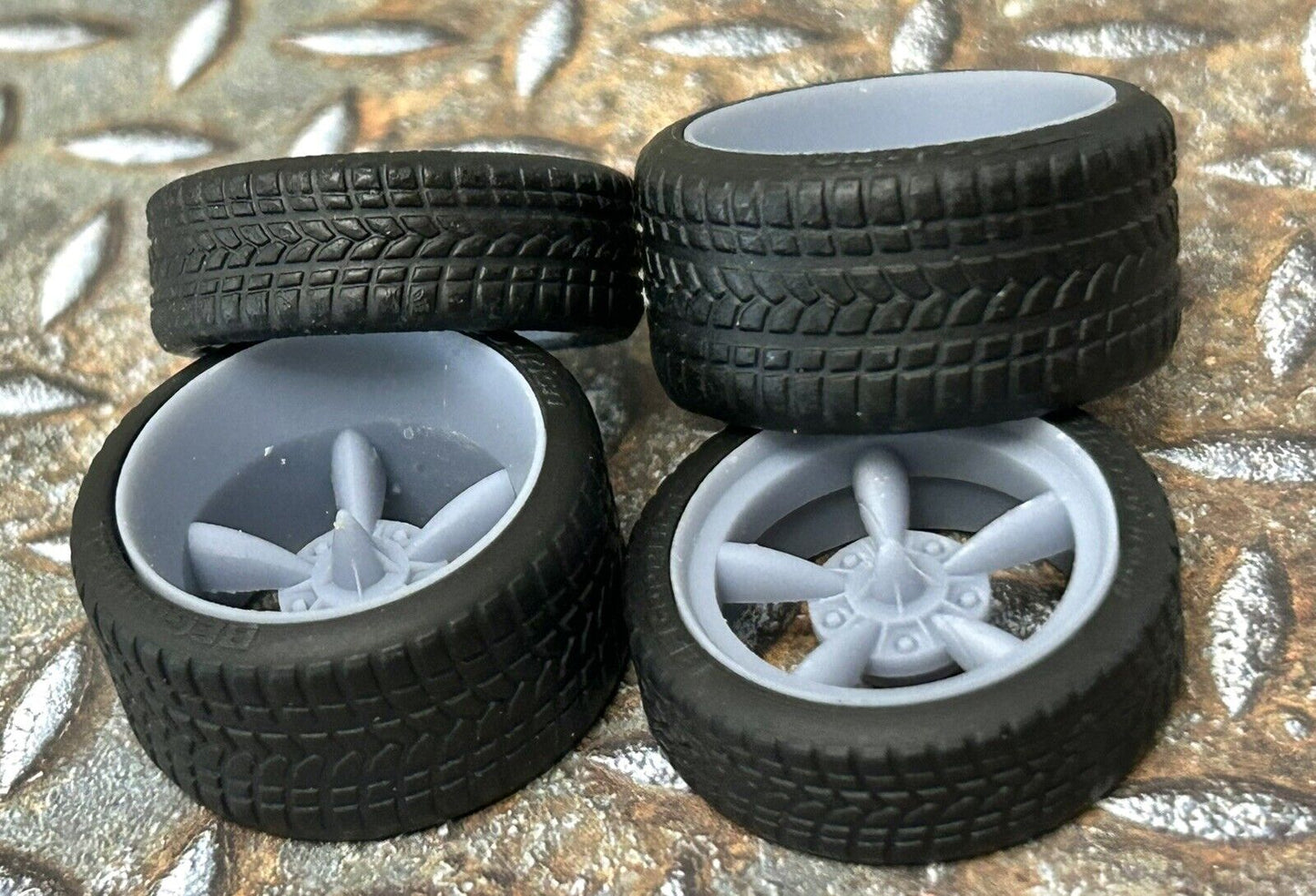 Astro Supreme (Wide Rears)