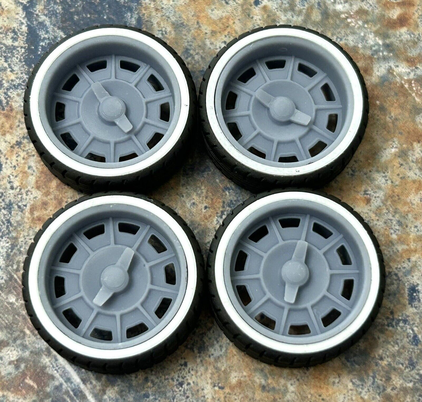 22-Inch "C1" w/Whitewalls