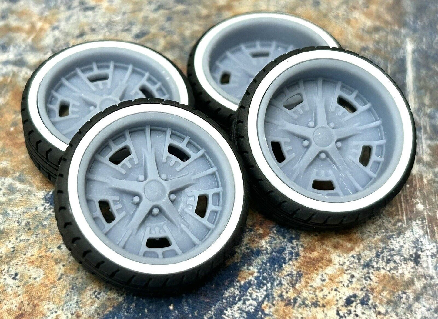 22-Inch Foose Gusset w/Whitewalls