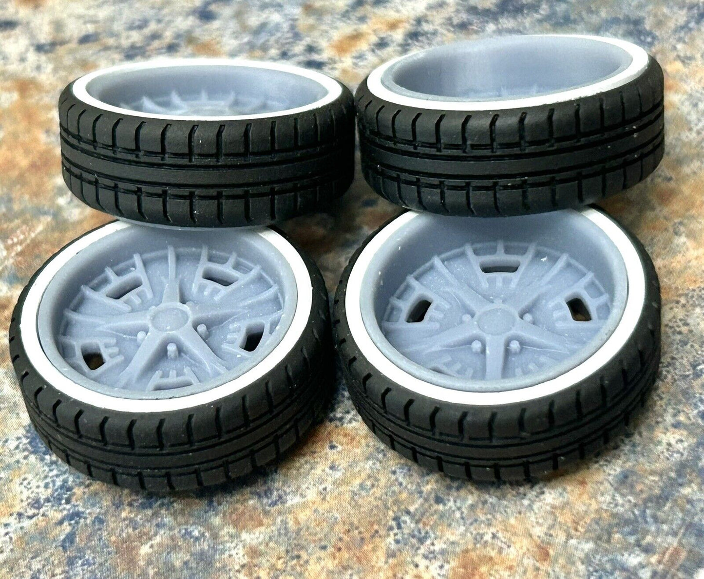 22-Inch Foose Gusset w/Whitewalls