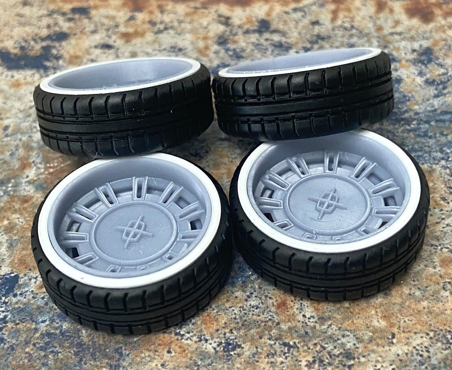 22-Inch Lincoln Restomod 2.0 w/Whitewalls