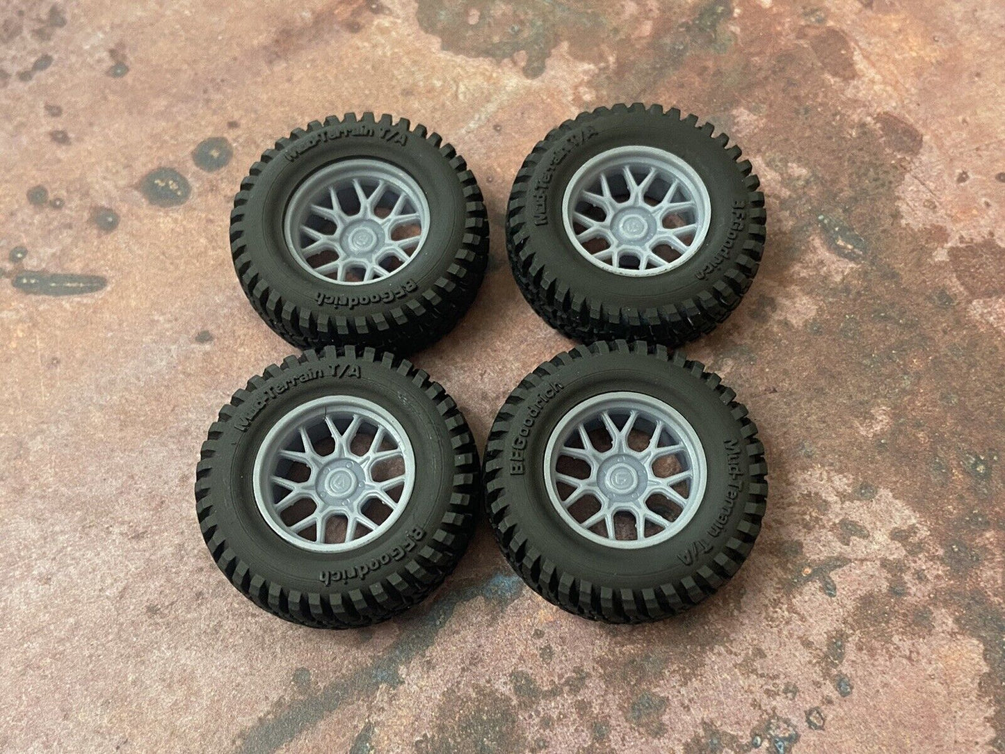 18-Inch "Tech" w/Offroad Tires