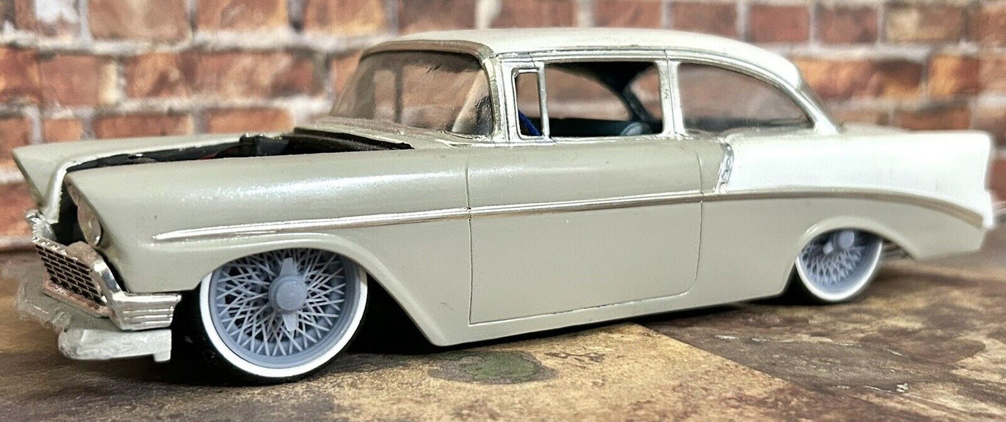 22-Inch Wire Wheels w/ Whitewalls