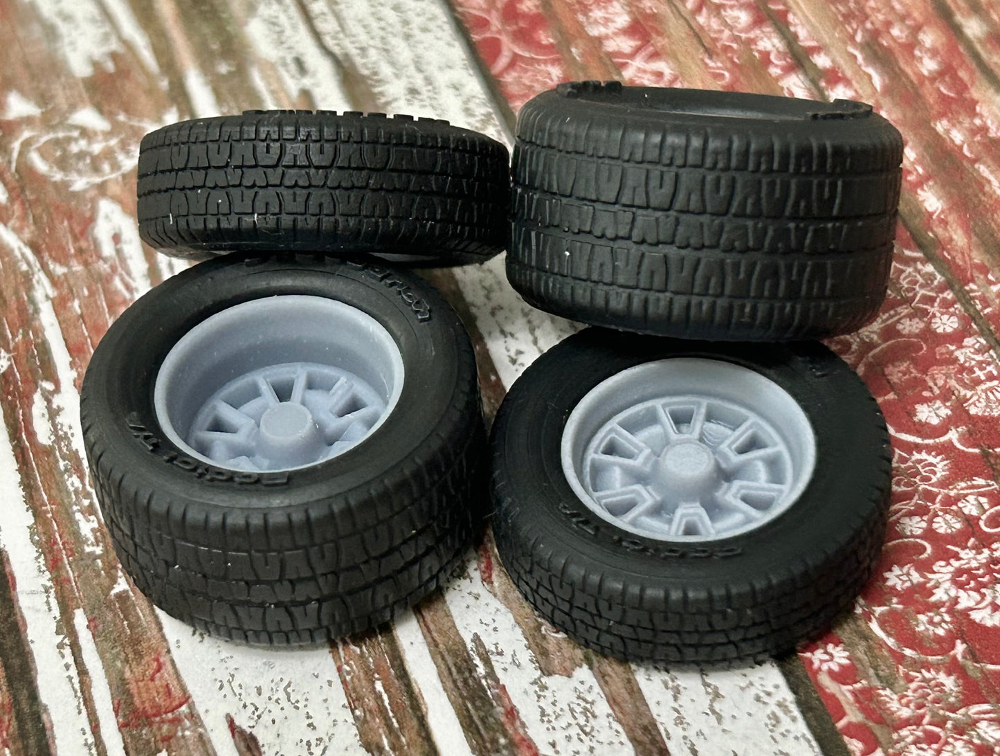 15-Inch 1967 Pontiac wheels w/ wide rear tires