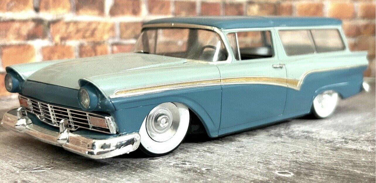 1949 Cadillac Sombreros w/ Wide Whitewalls