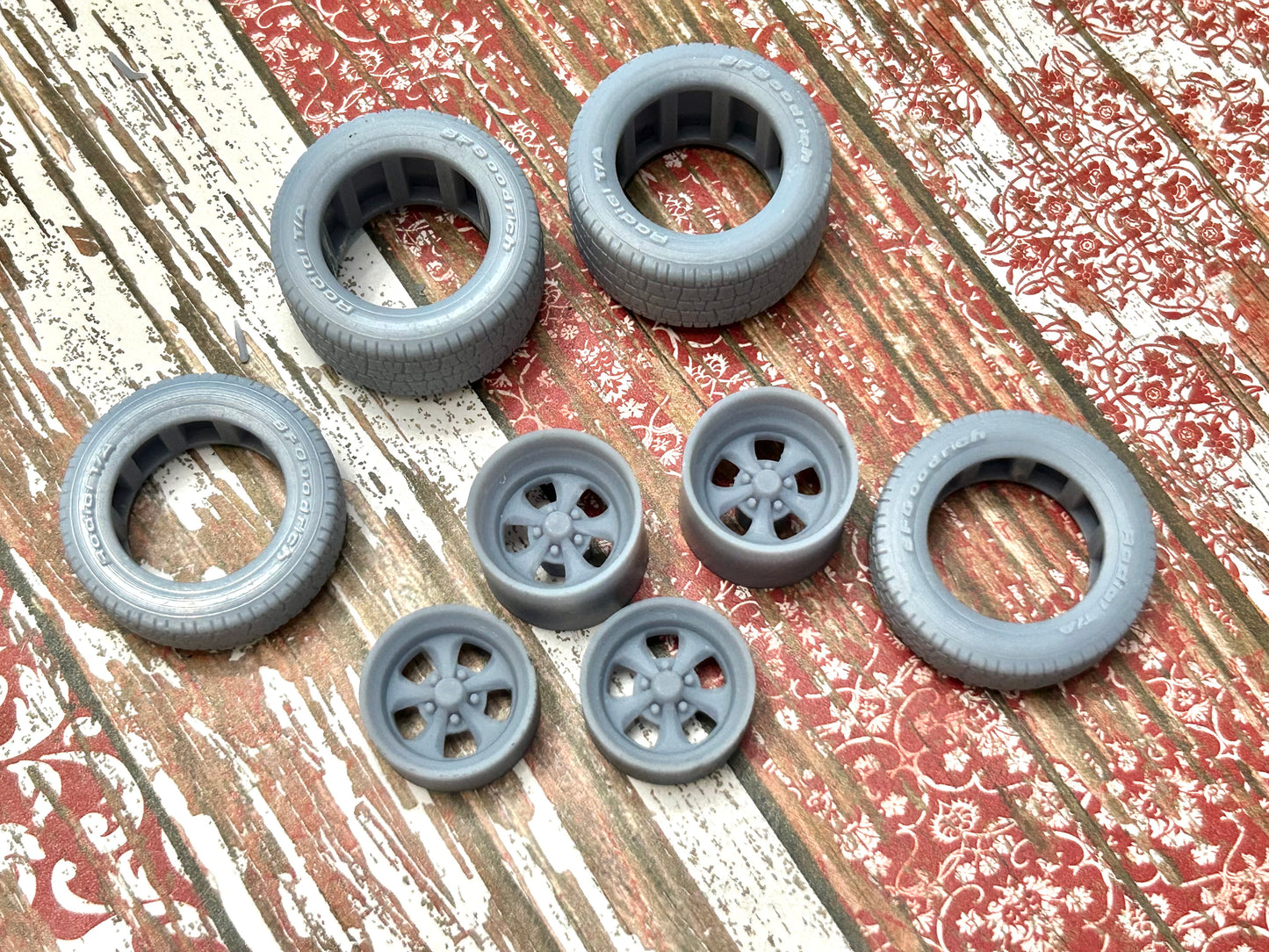 15-Inch Cragar SS w/ wide rear tires