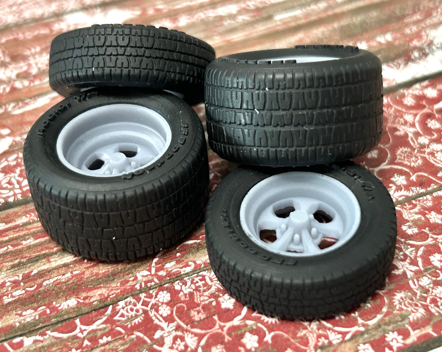 15-Inch Cragar SS w/ wide rear tires