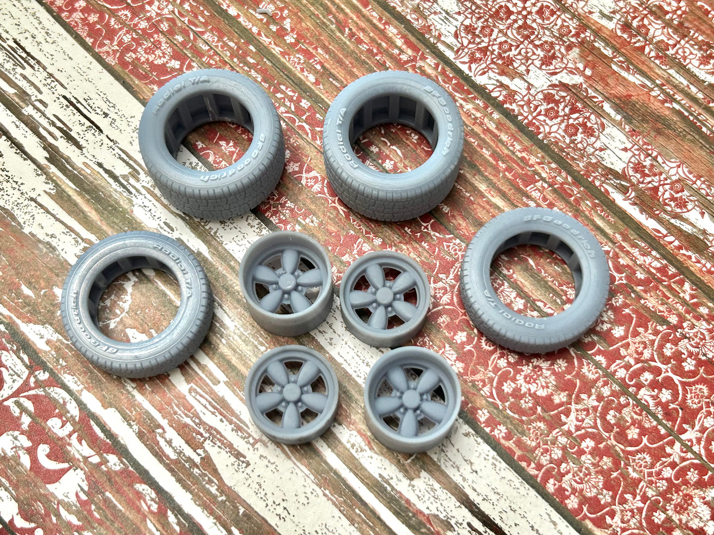 15-Inch Daisy w/ wide rear tires