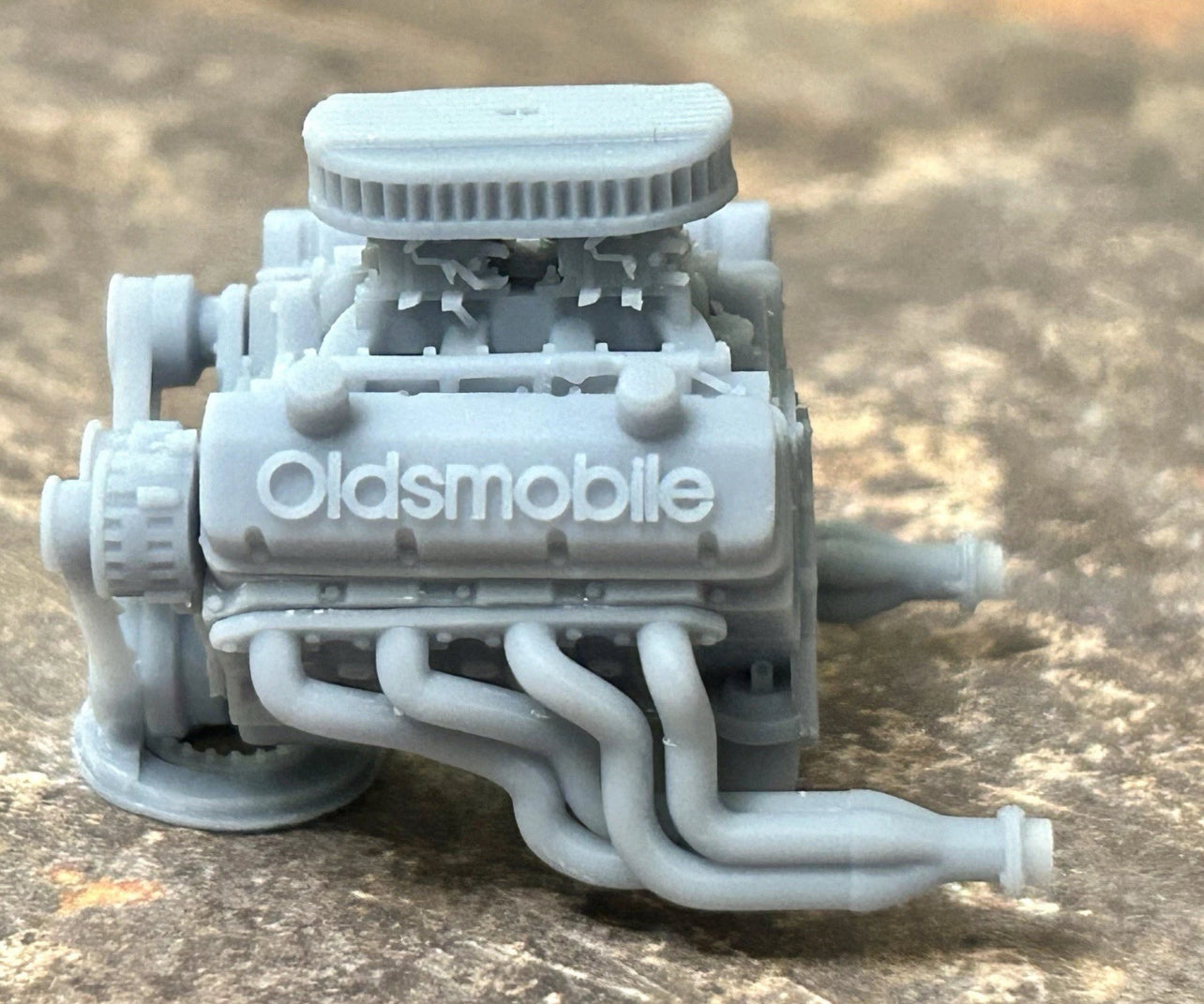 Oldsmobile engine W/ Dual Carbs