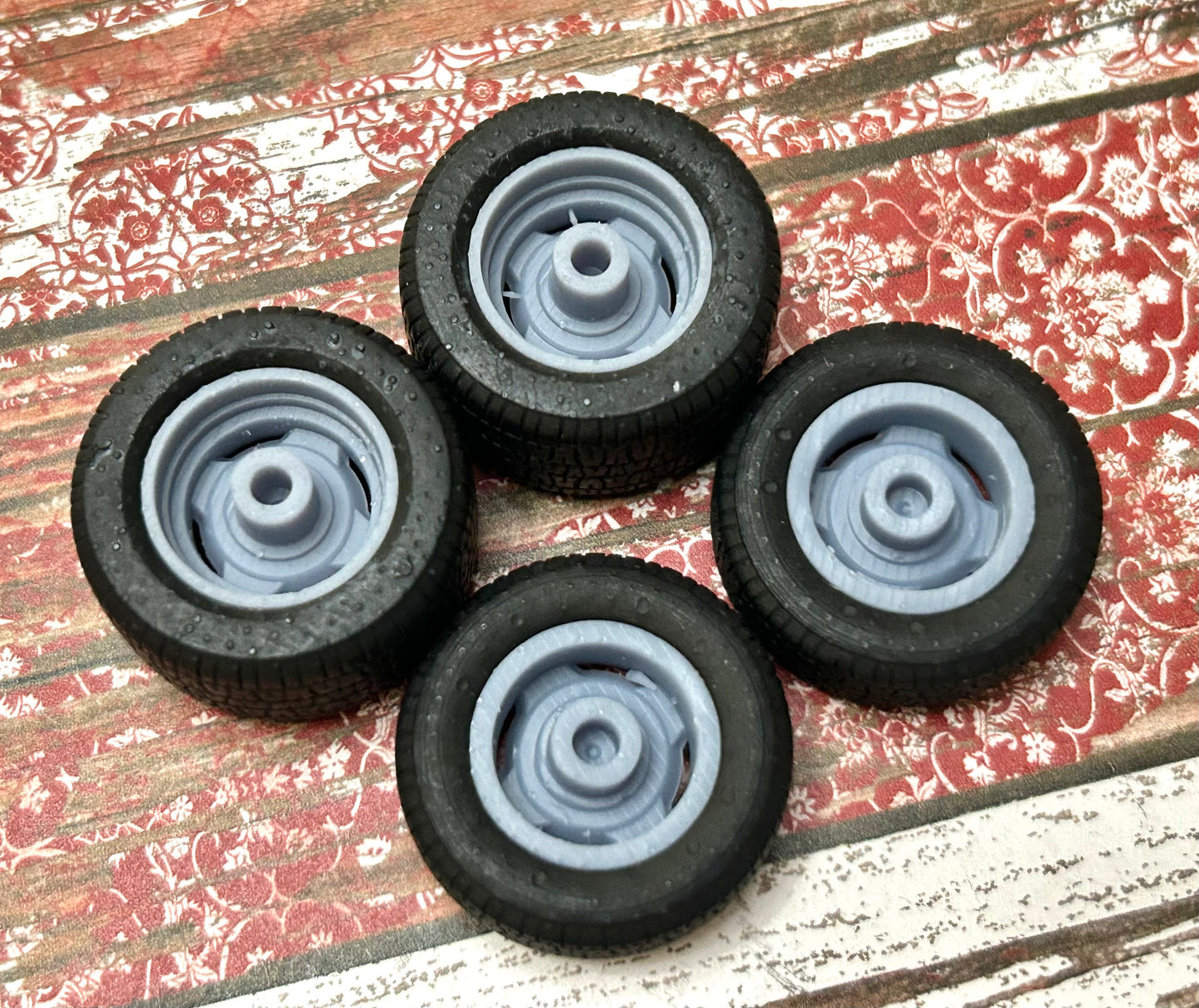 15-Inch Steelie w/ wide rear tires