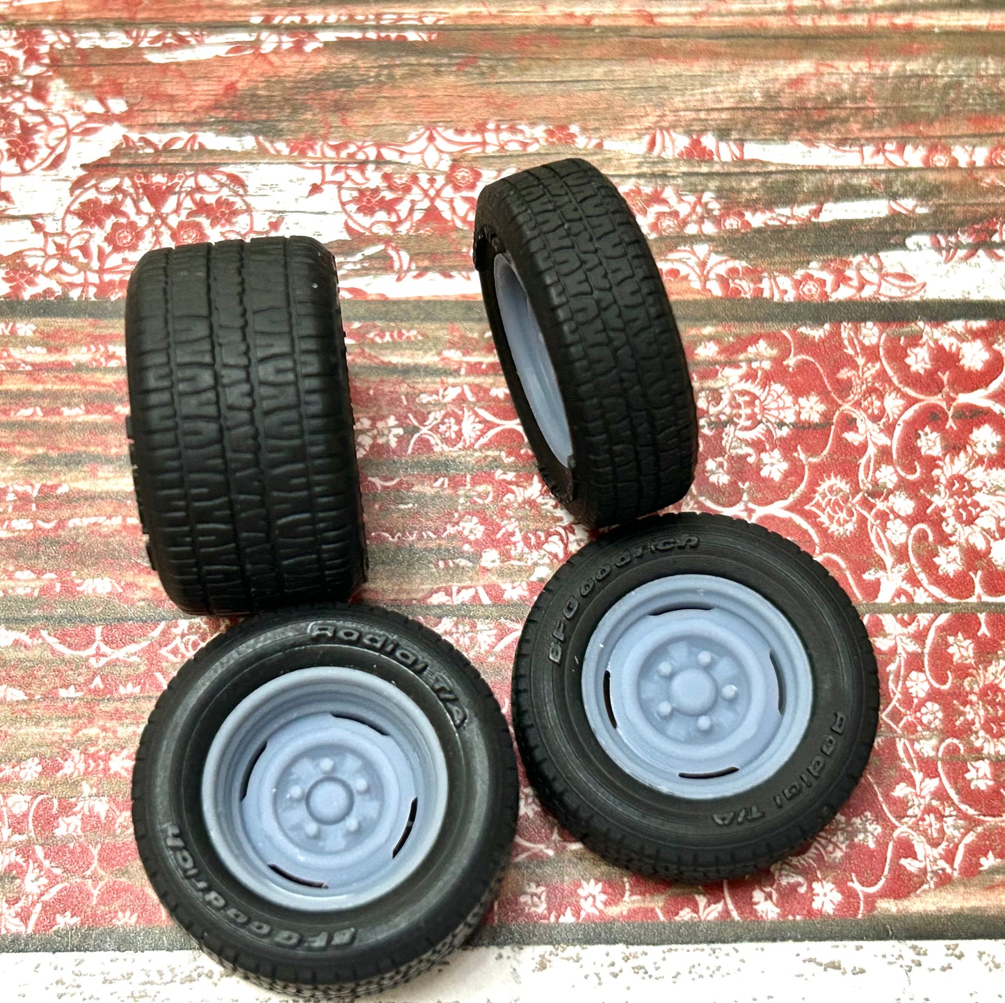 15-Inch Steelie w/ wide rear tires