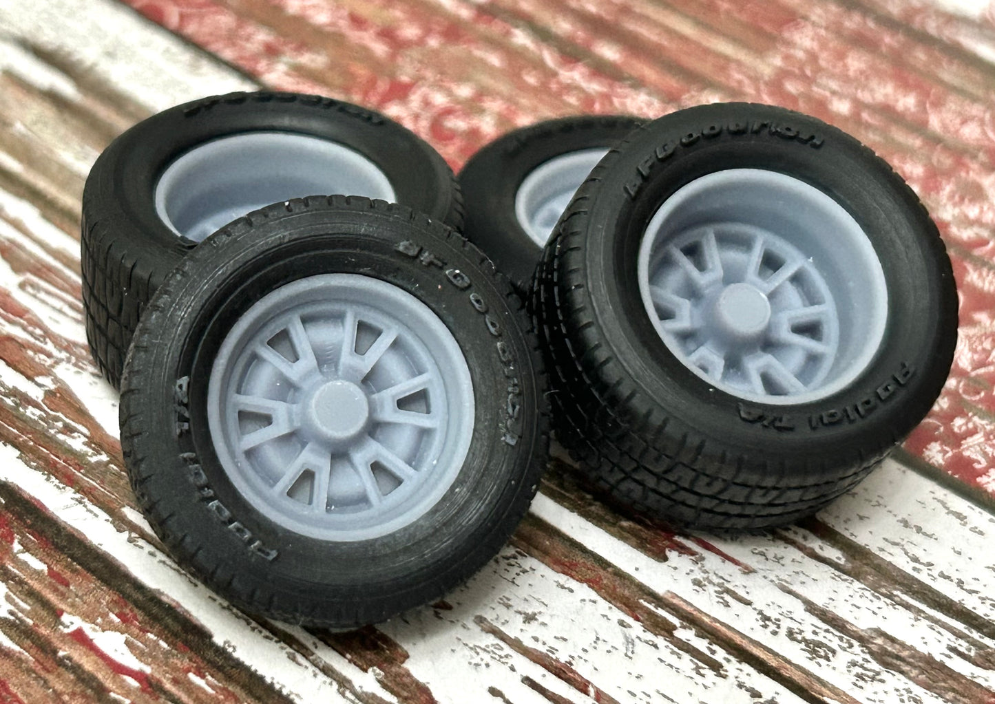 15-Inch 1967 Pontiac wheels w/ wide rear tires