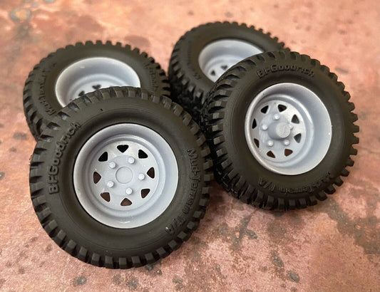 18-Inch "Wagon Wheels" w/ Offroad Tires