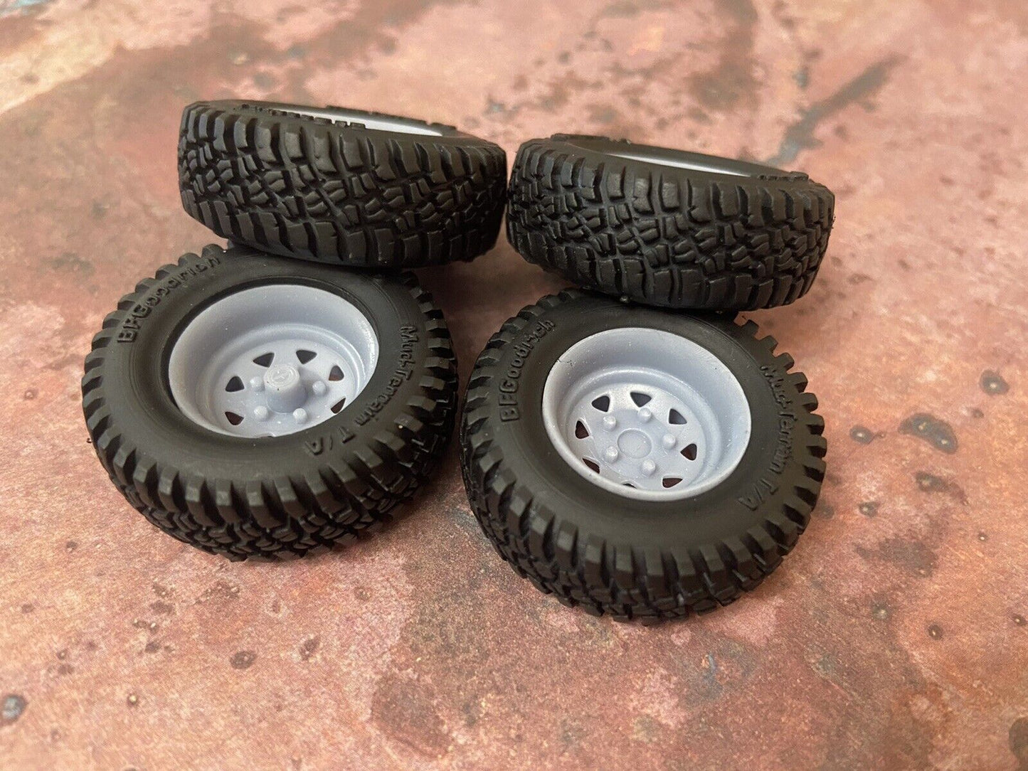 18-Inch "Wagon Wheels" w/ Offroad Tires